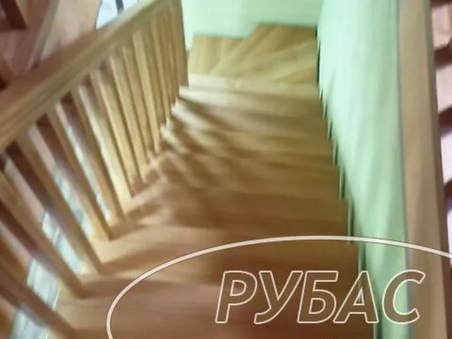 Купить сходи з ясена в Киеве с доставкой по Киевской области